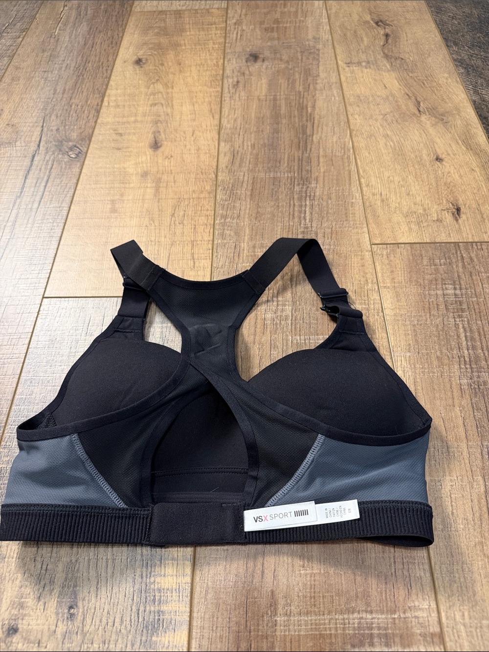 Victoria's Secret VSX Black Padded Racerback Sports Bra Adjustable Straps 32B - Picture 9 of 9